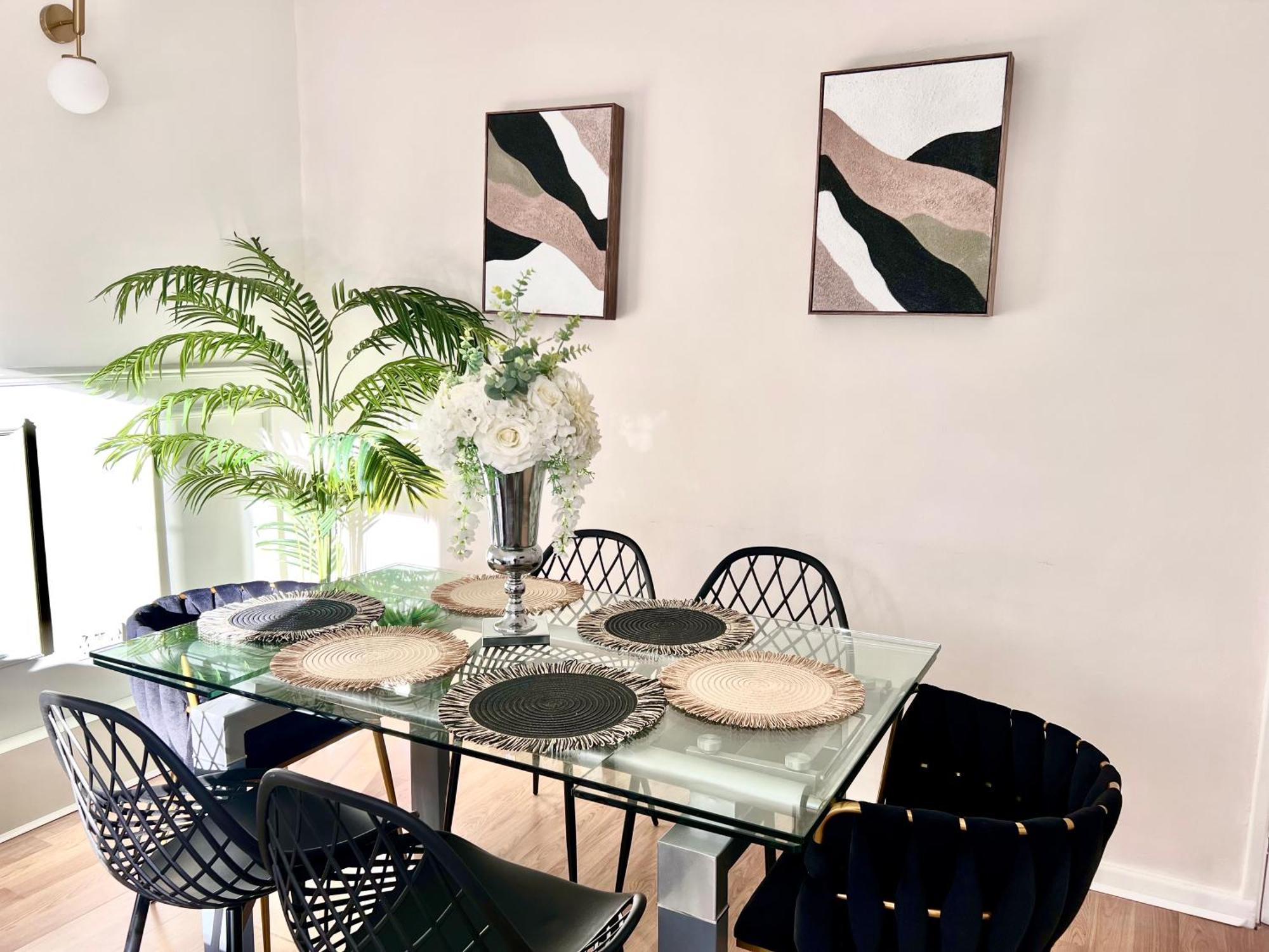 3 Minutes To Tower Of Trendy Shoreditch Recently Refurbished 3 Bedrooms Sleeps 8 * London